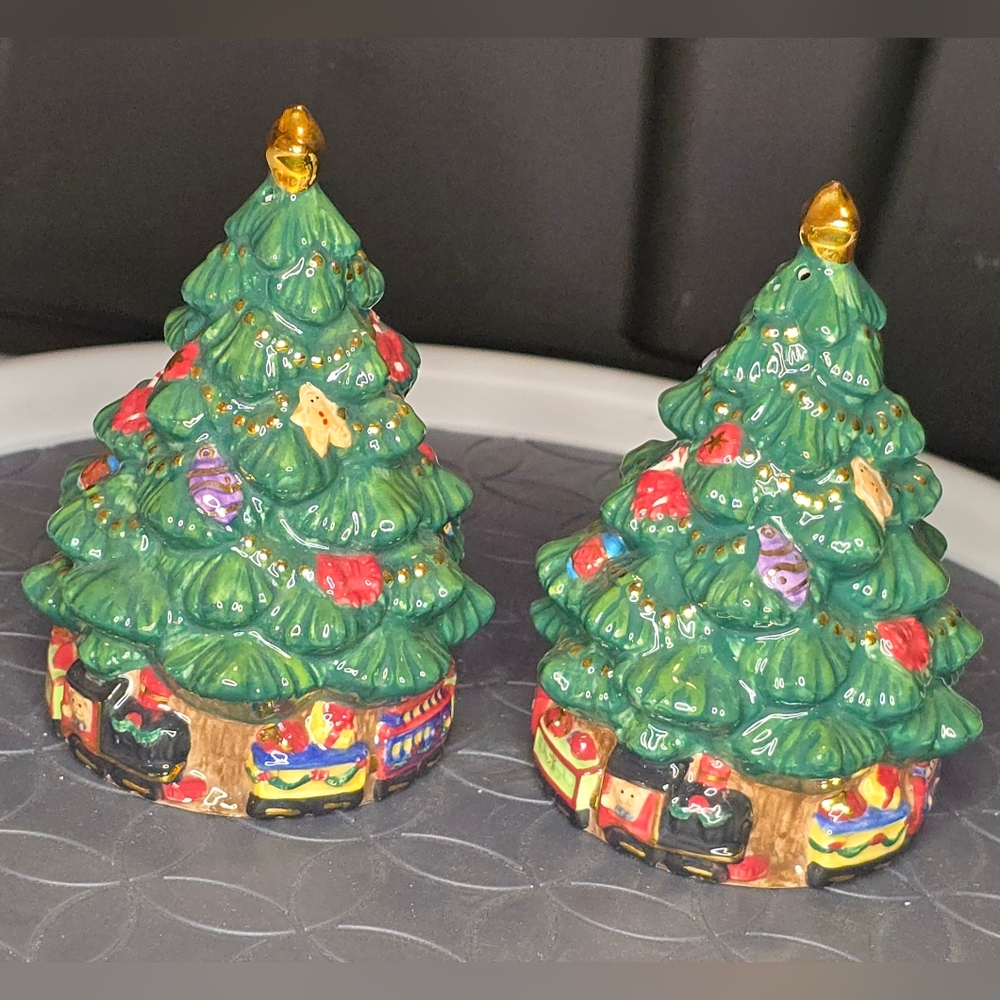Christmas Trees Salt & Pepper Shakers.
